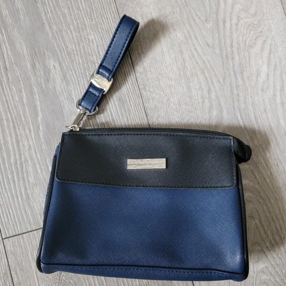 Salvatore Ferragamo For Eva Air Amenities Bag - Picture 1 of 4